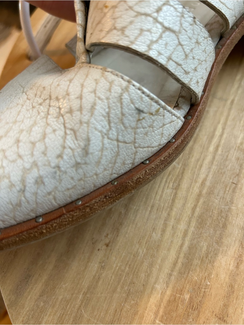 Freda Salvador Cream Textured Pointed-Strap Flats - Picture 6 of 7